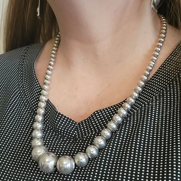 Vintage Sterling Silver Graduated Ball Bead Necklace 24" Long - Picture 3 of 8